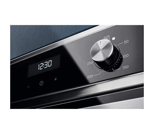 Встраеваемый духовой шкаф Electrolux  EOF5C50BX